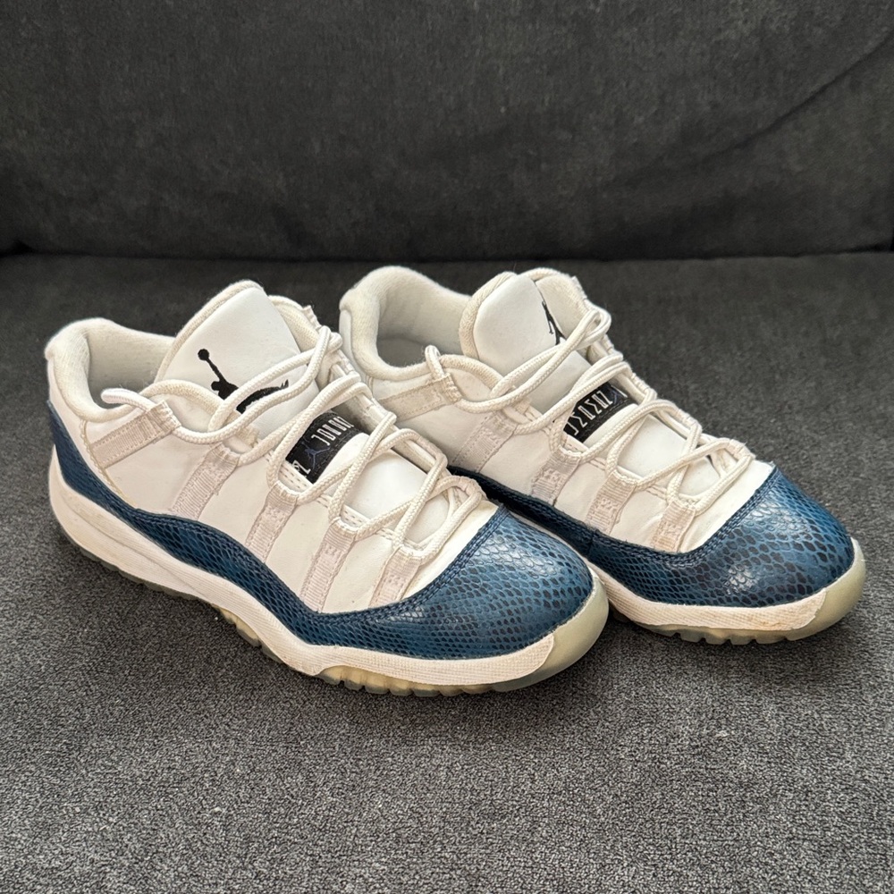 Jordan 11 Low ‘Snake Navy’